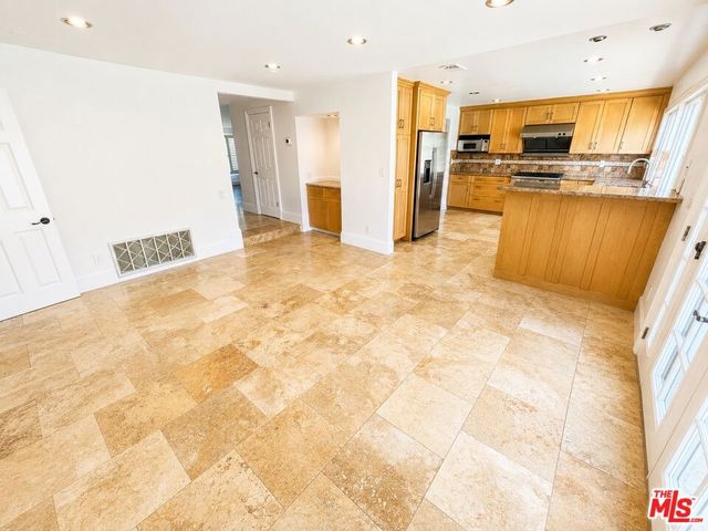 18113 Bromley Street, Los Angeles, CA 91356