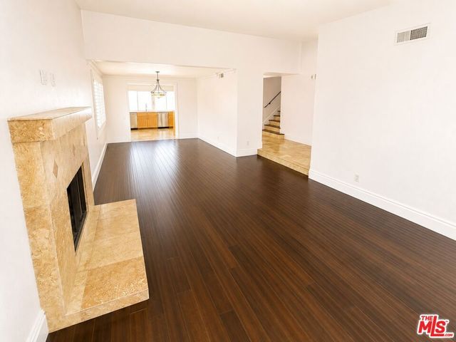 18113 Bromley Street, Los Angeles, CA 91356