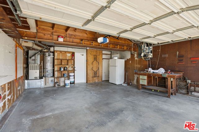 18113 Bromley Street, Los Angeles, CA 91356