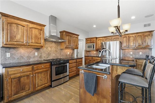 15708 Linden Street, Overland Park, KS 66224