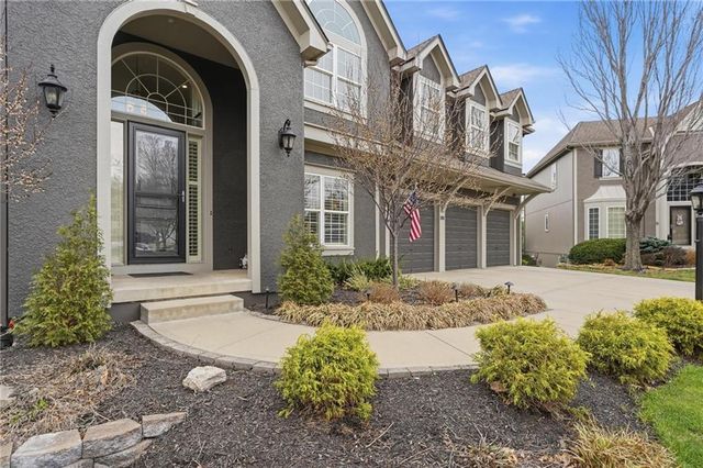 15708 Linden Street, Overland Park, KS 66224