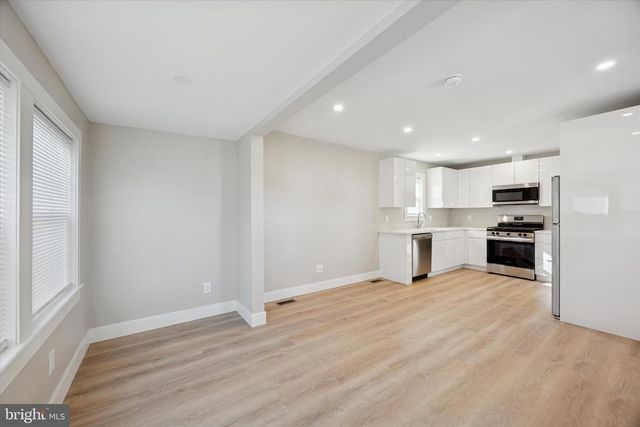 118 BARTRAM AVE, Essington, PA 19029