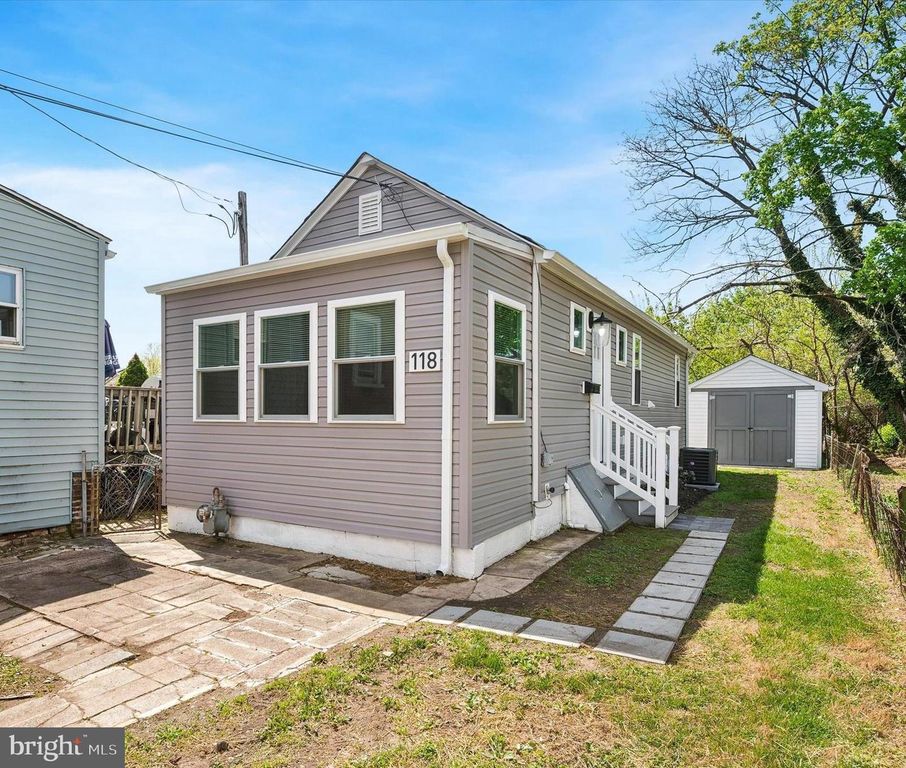 118 BARTRAM AVE, Essington, PA 19029