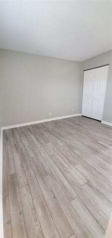 184 POMPANO DRIVE SE D, St Petersburg, FL 33705