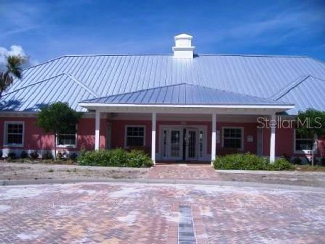 184 POMPANO DRIVE SE D, St Petersburg, FL 33705
