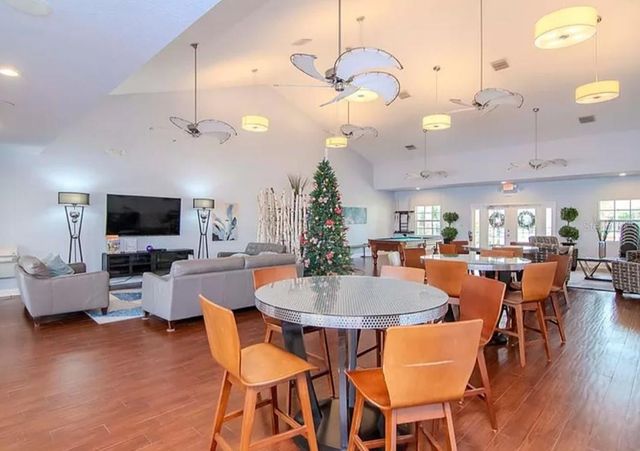 184 POMPANO DRIVE SE D, St Petersburg, FL 33705