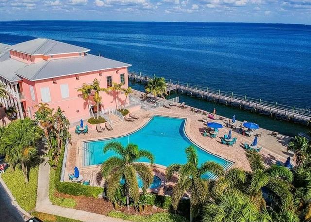 184 POMPANO DRIVE SE D, St Petersburg, FL 33705