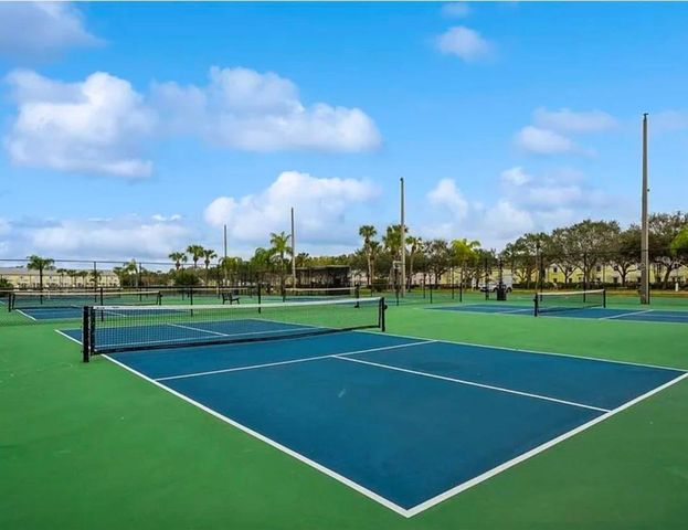 184 POMPANO DRIVE SE D, St Petersburg, FL 33705