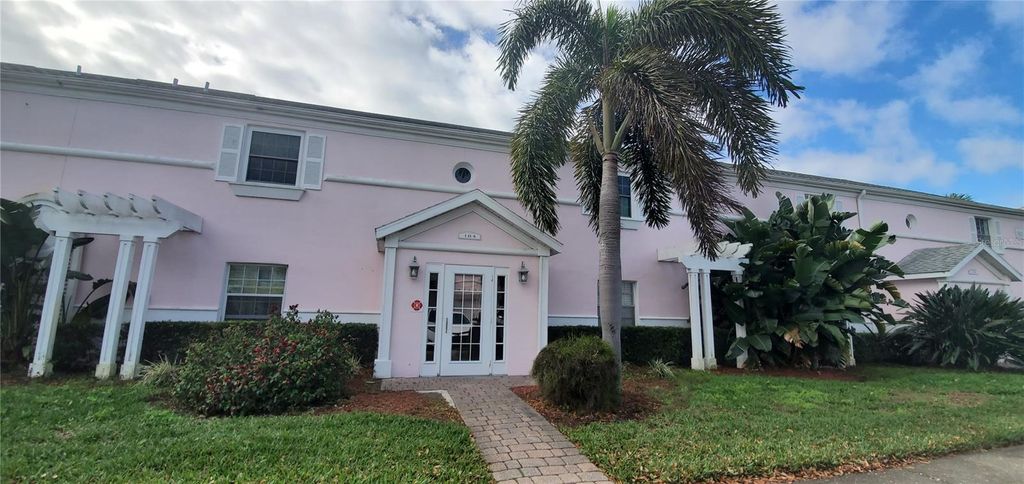 184 POMPANO DRIVE SE D, St Petersburg, FL 33705