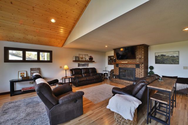 760 Lakeshore Drive, Crosby, MN 56441