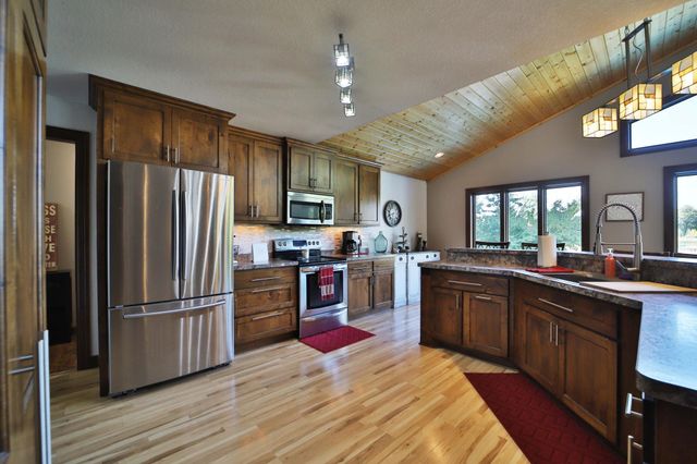 760 Lakeshore Drive, Crosby, MN 56441