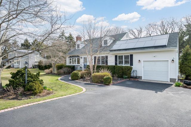 5 Orchard Road S, East Patchogue, NY 11772
