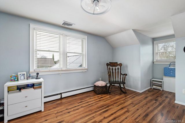 5 Orchard Road S, East Patchogue, NY 11772