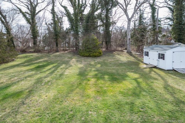 5 Orchard Road S, East Patchogue, NY 11772