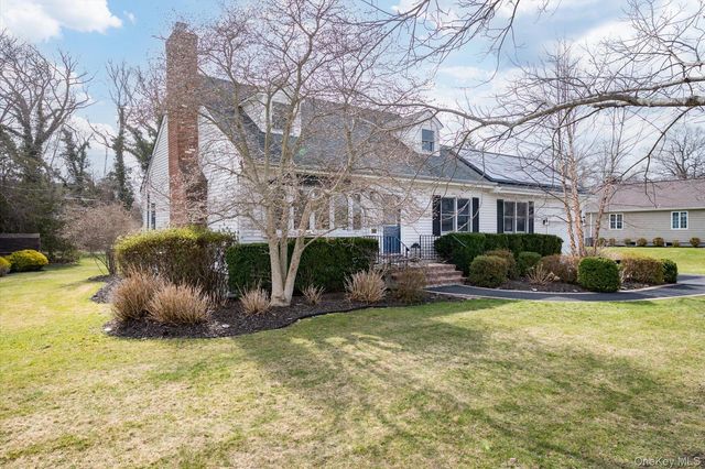 5 Orchard Road S, East Patchogue, NY 11772