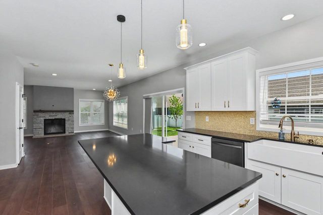 3184 S Warbler COURT, Beloit, WI 53511