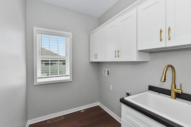 3184 S Warbler COURT, Beloit, WI 53511