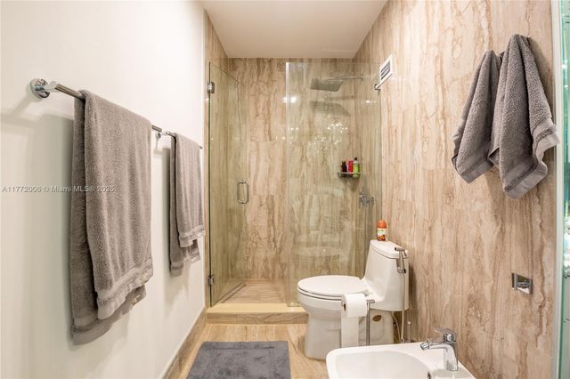 3725 S Ocean Dr PH18, Hollywood, FL 33019