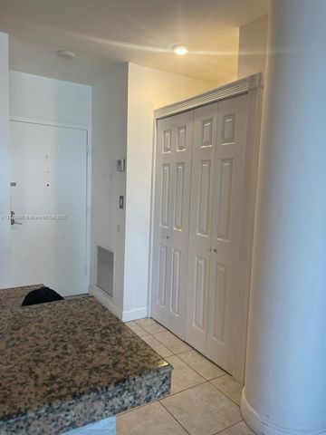 3725 S Ocean Dr PH18, Hollywood, FL 33019