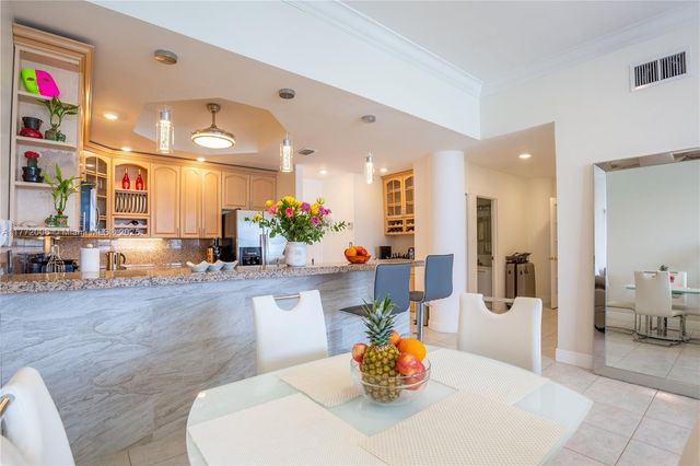 3725 S Ocean Dr PH18, Hollywood, FL 33019