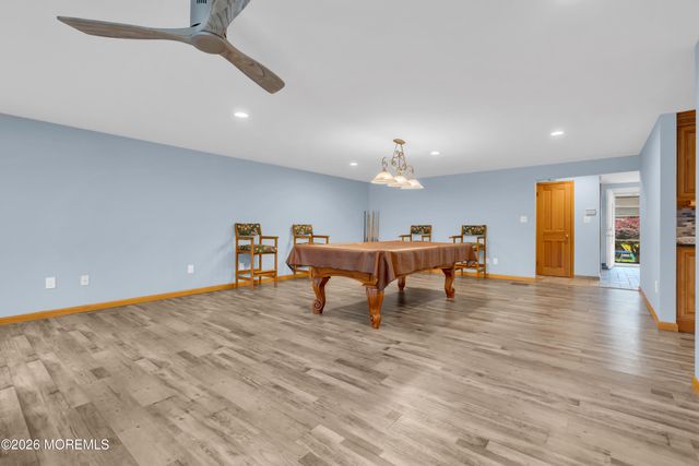 17 Hollywood Drive, Woodbridge, NJ 07095