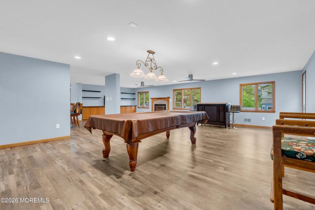 17 Hollywood Drive, Woodbridge, NJ 07095