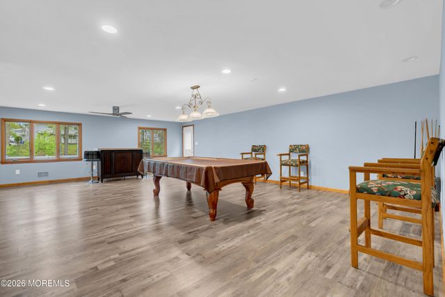 17 Hollywood Drive, Woodbridge, NJ 07095