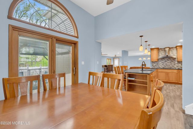 17 Hollywood Drive, Woodbridge, NJ 07095