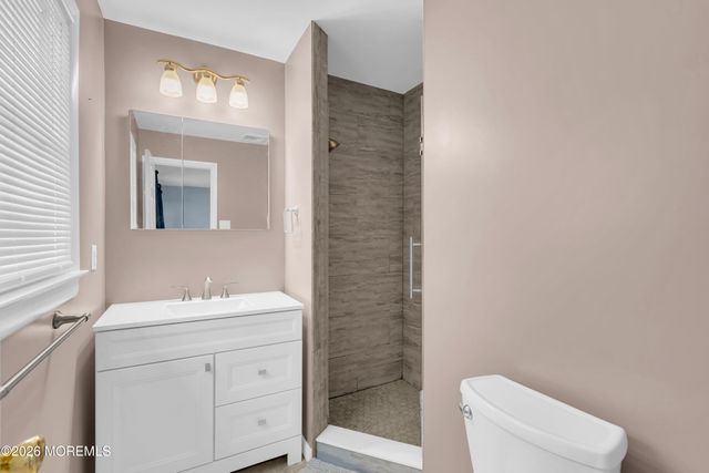 17 Hollywood Drive, Woodbridge, NJ 07095