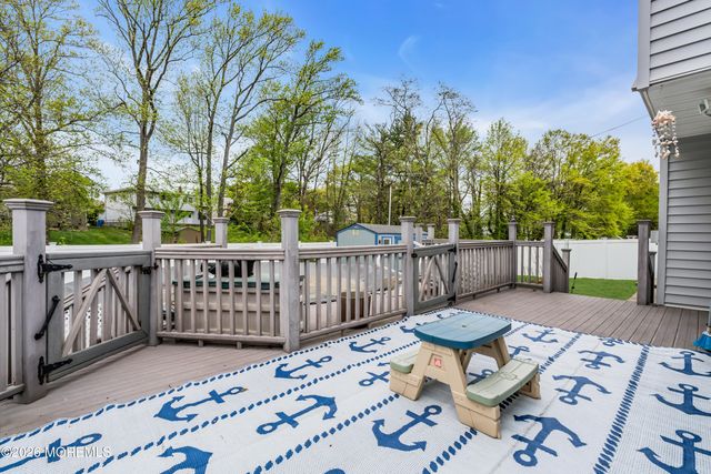 17 Hollywood Drive, Woodbridge, NJ 07095