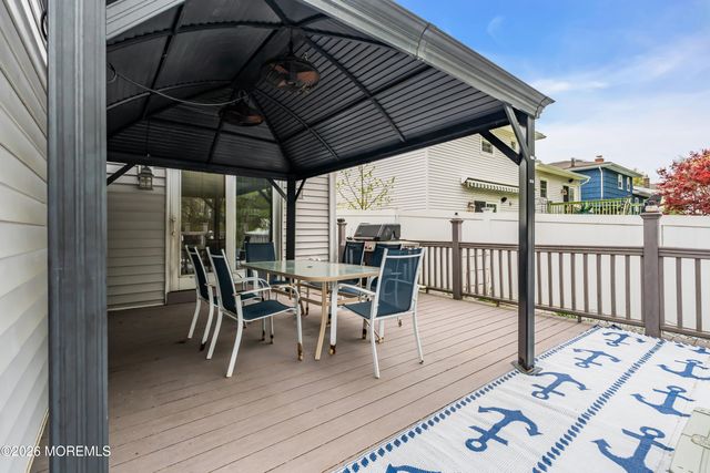 17 Hollywood Drive, Woodbridge, NJ 07095