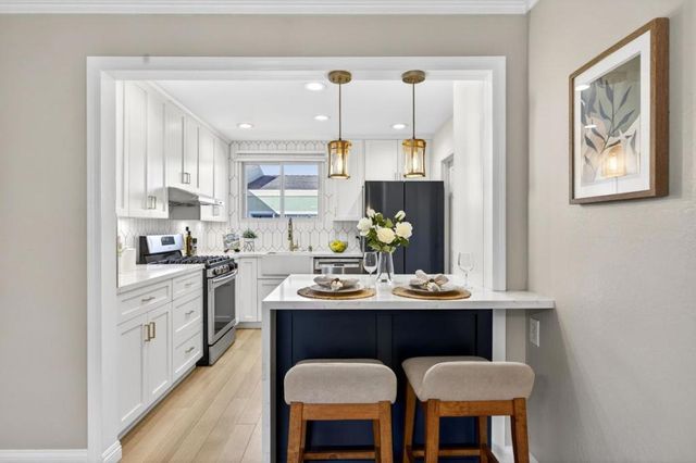 422 Andover Drive, Pacifica, CA 94044