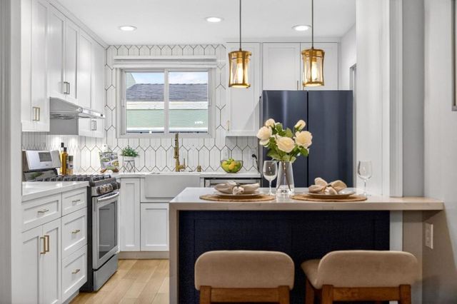 422 Andover Drive, Pacifica, CA 94044