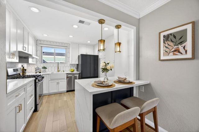 422 Andover Drive, Pacifica, CA 94044