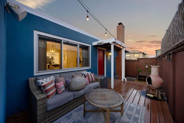 422 Andover Drive, Pacifica, CA 94044