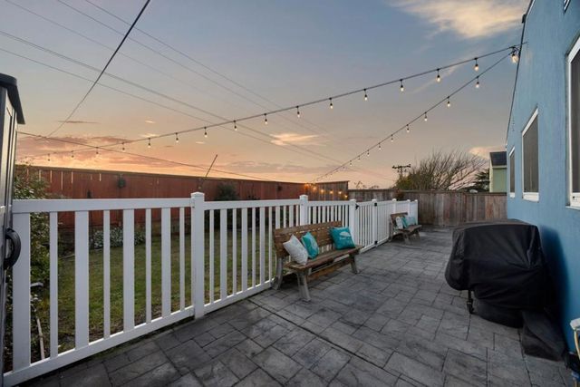 422 Andover Drive, Pacifica, CA 94044