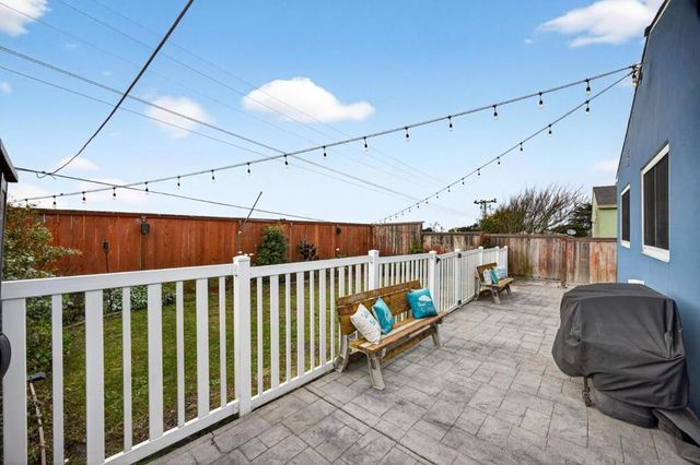 422 Andover Drive, Pacifica, CA 94044