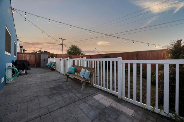 422 Andover Drive, Pacifica, CA 94044