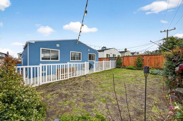 422 Andover Drive, Pacifica, CA 94044
