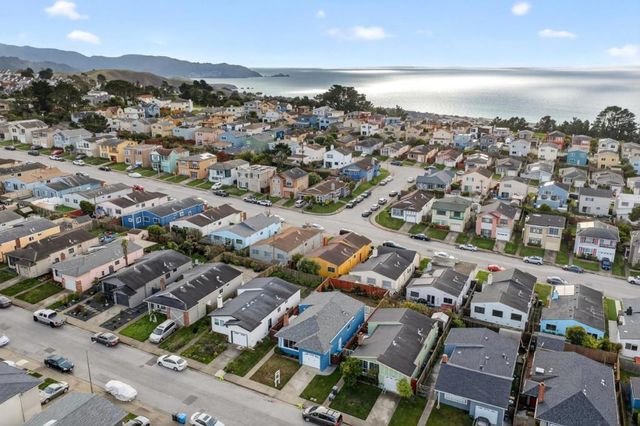 422 Andover Drive, Pacifica, CA 94044