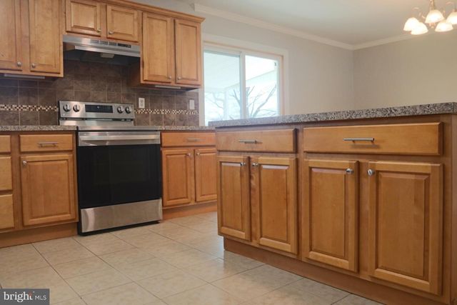 2 ARCTURUS DR, Sewell, NJ 08080