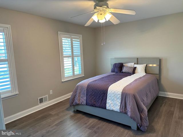 2 ARCTURUS DR, Sewell, NJ 08080