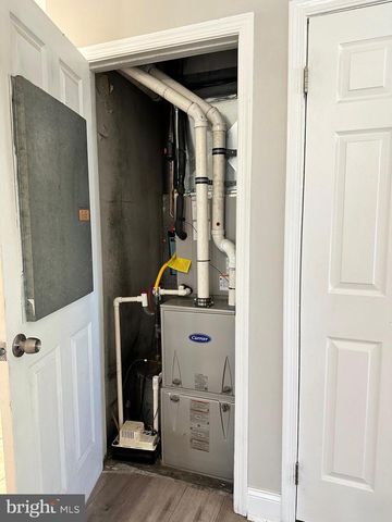 2 ARCTURUS DR, Sewell, NJ 08080