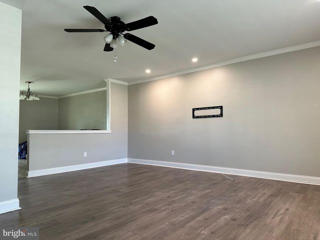 2 ARCTURUS DR, Sewell, NJ 08080