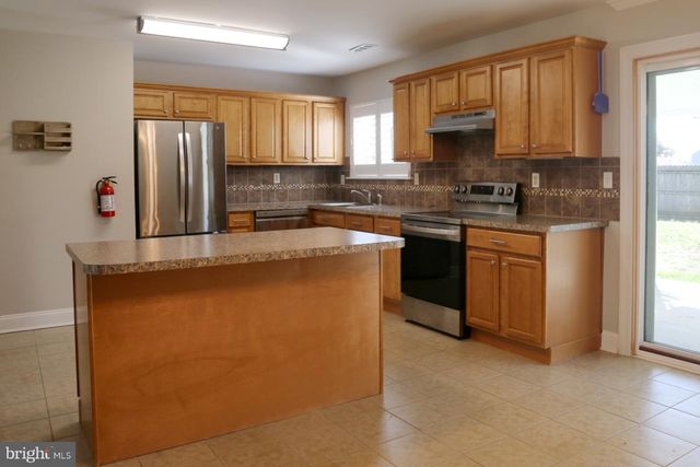 2 ARCTURUS DR, Sewell, NJ 08080