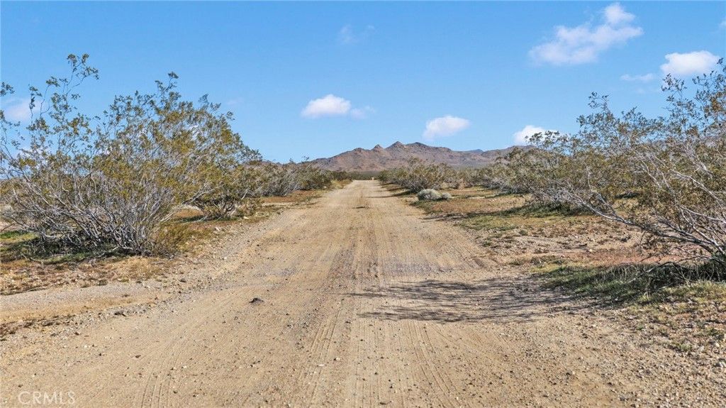Image 1 of property listing at 1 Off Brack Rd, Barstow, CA 92311