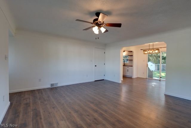 1211 Jakse Drive, Eastlake, OH 44095