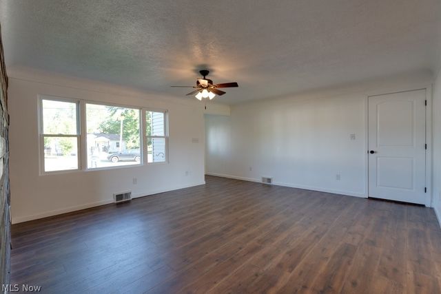 1211 Jakse Drive, Eastlake, OH 44095