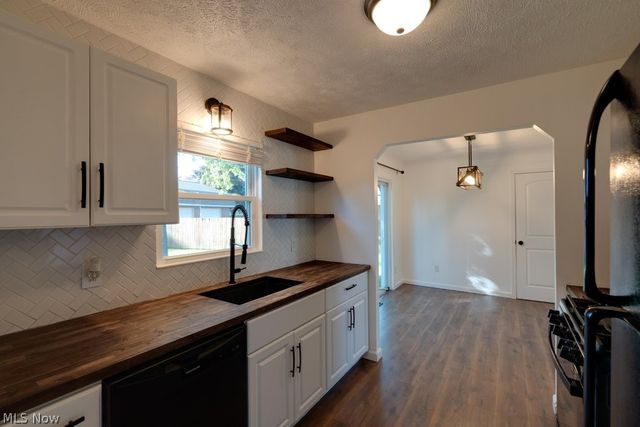 1211 Jakse Drive, Eastlake, OH 44095