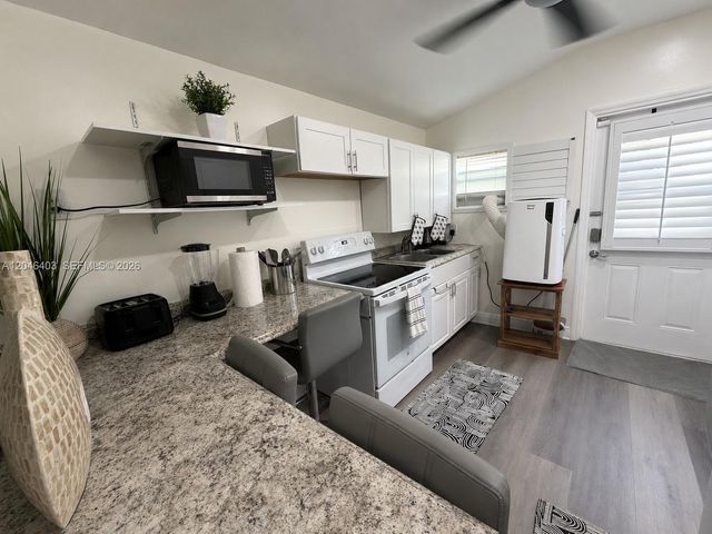 6118 Mayo St 3, Hollywood, FL 33023